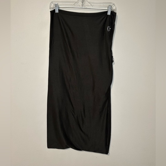 BEYOND YOGA Infinity Hidden Pocket Scarf Black - Picture 1 of 4